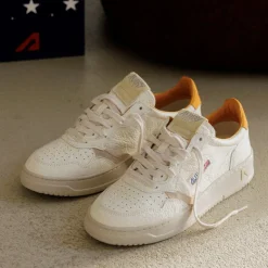 Autry Sneakers En Cuir*Medalist *Nubuk / Elephant* Apricot / Sand