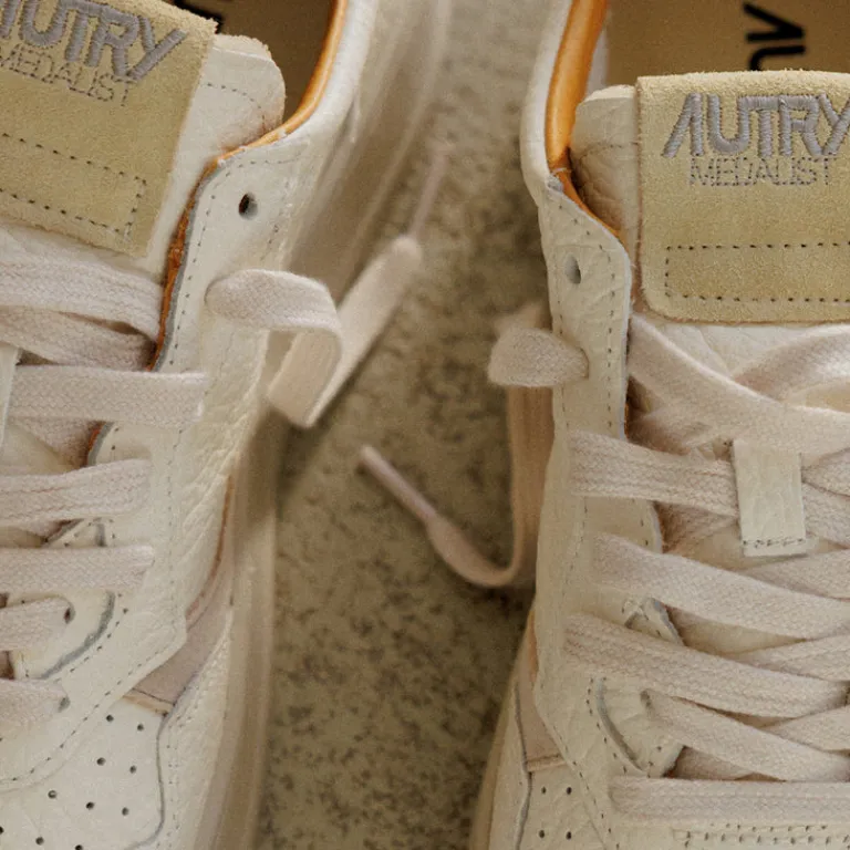 Autry Sneakers En Cuir*Medalist *Nubuk / Elephant* Apricot / Sand