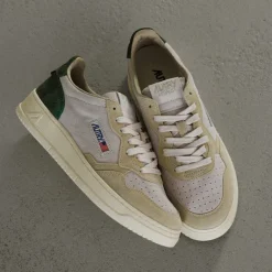Autry Sneakers En Cuir*Medalist *Suede* Bottle Green / Papyrus