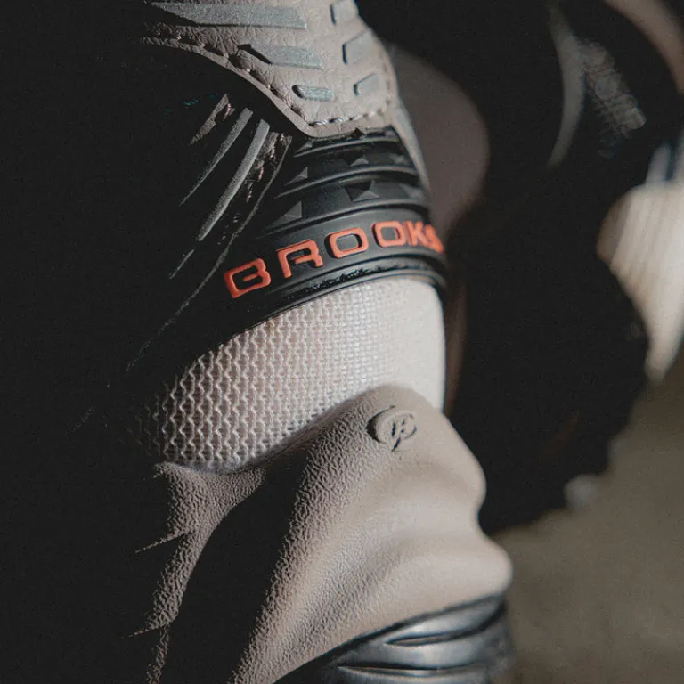 Brooks Sneakers Végétaliens|Baskets D'Extérieur*Cascadia 1 Moonbeam / Black / Camellia