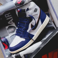 Jordan Sneakers Montantes|Sneakers En Cuir*Nike Air 1 Retro High OG *Rare Air* White / Black / Neutral Grey / Deep Royal Blue / Muslin