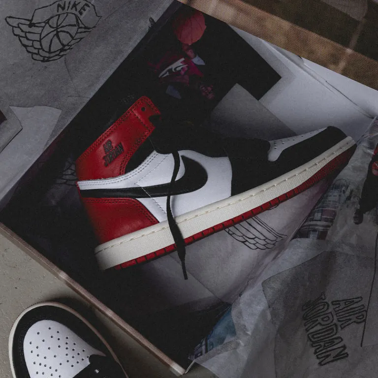 Jordan Sneakers Montantes|Sneakers En Cuir*Nike Air 1 Retro High OG *Black Toe* White / Black / Varsity Red / Sail