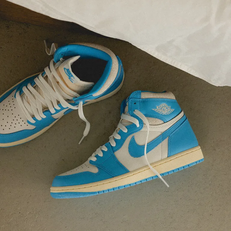 Jordan Sneakers Montantes|Sneakers En Cuir*Nike Air 1 Retro High OG *UNC Reimagined* Dark Powder Blue / Dark Powder Blue / Sail