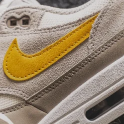 Nike Sneakers En Cuir|Chaussures De Running Retro*Air Max 1 Essential Summit White / University Gold / Vast Grey