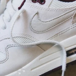 Nike Sneakers En Cuir|Chaussures De Running Retro*Air Max 1 PRM *Burgundy Crush* Sail / Light Orewood Brown