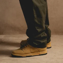Nike Sneakers En Cuir*Dunk Low Retro SE Wheat / Wheat / Gum Yellow / Black