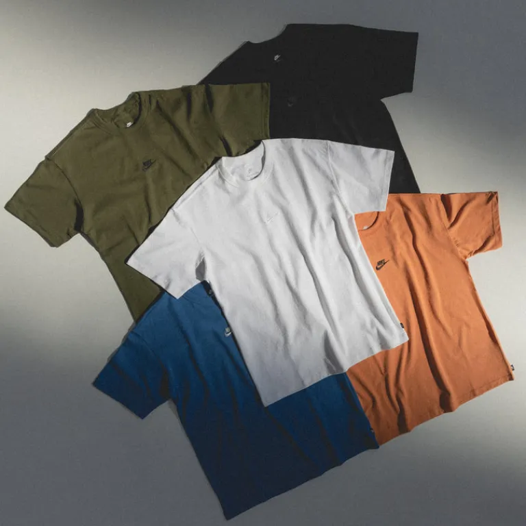 Nike T-Shirts*Premium Essentials Tee Black / Black