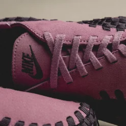 Nike Sneakers En Cuir*Wmns Air Footscape Woven Beyond Pink / Dark Raisin / Plum Dust / Black