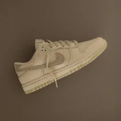 Nike Sneakers En Cuir*Wmns Dunk Low Sanddrift / Desert Khaki