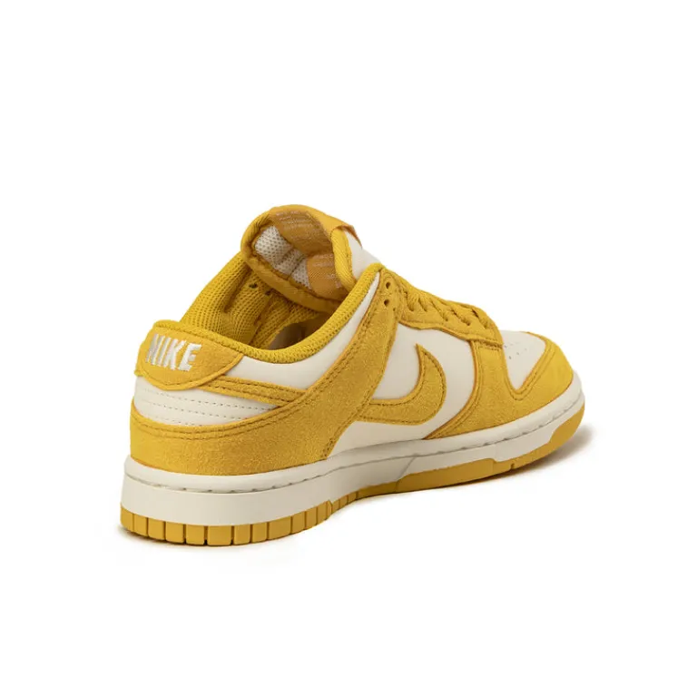 Nike Sneakers En Cuir*Wmns Dunk Low *Mini Swoosh* Pale Ivory / Dark Sulfur / Sail