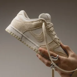Nike Sneakers En Cuir*Wmns Dunk Low *Next Nature* Soft Pearl / Beach / Pale Ivory / White