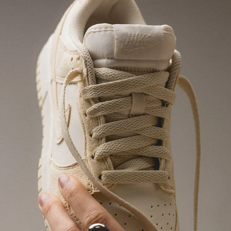 Nike Sneakers En Cuir*Wmns Dunk Low *Next Nature* Soft Pearl / Beach / Pale Ivory / White