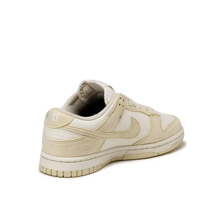 Nike Sneakers En Cuir*Wmns Dunk Low *Next Nature* Soft Pearl / Beach / Pale Ivory / White