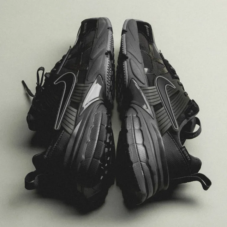 Nike Sneakers Imperméables|Sneakers En Cuir*Wmns V2K Run *GTX* Black / Black / Iron Grey / Medium Ash