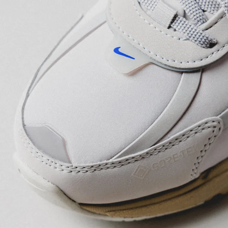 Nike Sneakers En Cuir|Chunky Sneakers*Wmns V2K Run *GTX* Light Iron Ore / Light Iron Ore / Light Bone / Khaki
