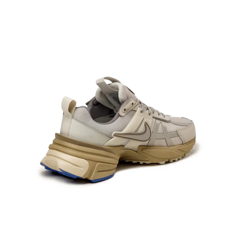 Nike Sneakers En Cuir|Chunky Sneakers*Wmns V2K Run *GTX* Light Iron Ore / Light Iron Ore / Light Bone / Khaki