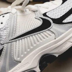 Nike Sneakers En Cuir|Chaussures De Running Retro*Wmns Zoom Vomero 5 Photon Dust / Black / Phantom