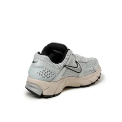 Nike Sneakers En Cuir|Chaussures De Running Retro*Wmns Zoom Vomero 5 Pure Platinum / Chrome / Light Orewood Brown