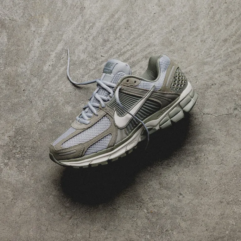 Nike Sneakers En Cuir|Chaussures De Running Retro*Zoom Vomero 5 Dark Stucco / Phantom / Light Smoke Grey