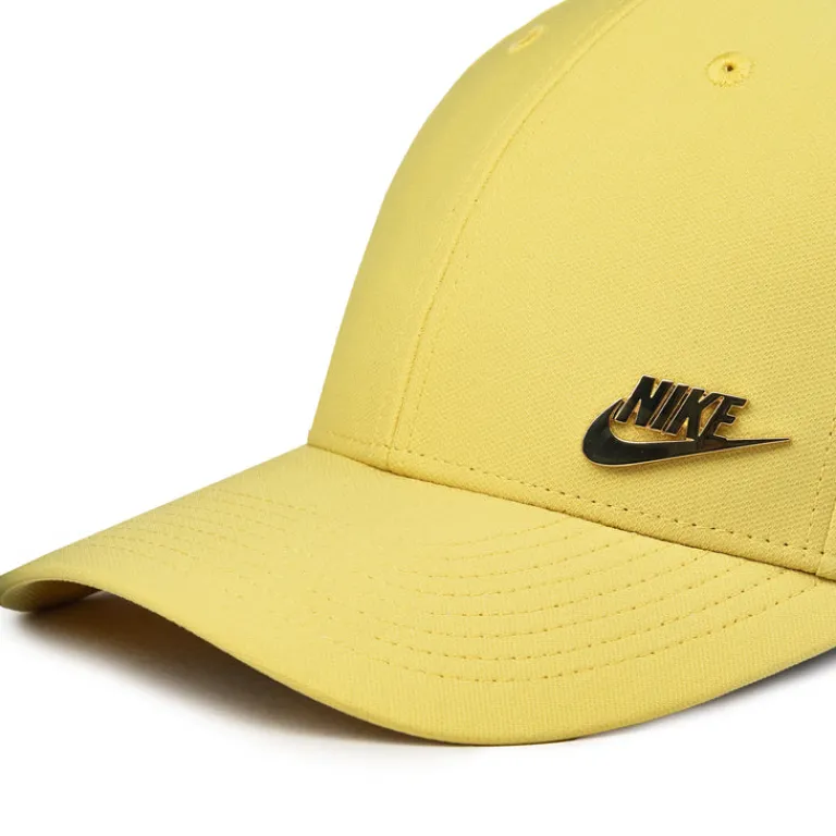 Nike Alle Anzeigen|Caps & Bucket Hats*Dri-Fit Club Structured Metal Logo Cap Saturn Gold / Metallic Gold