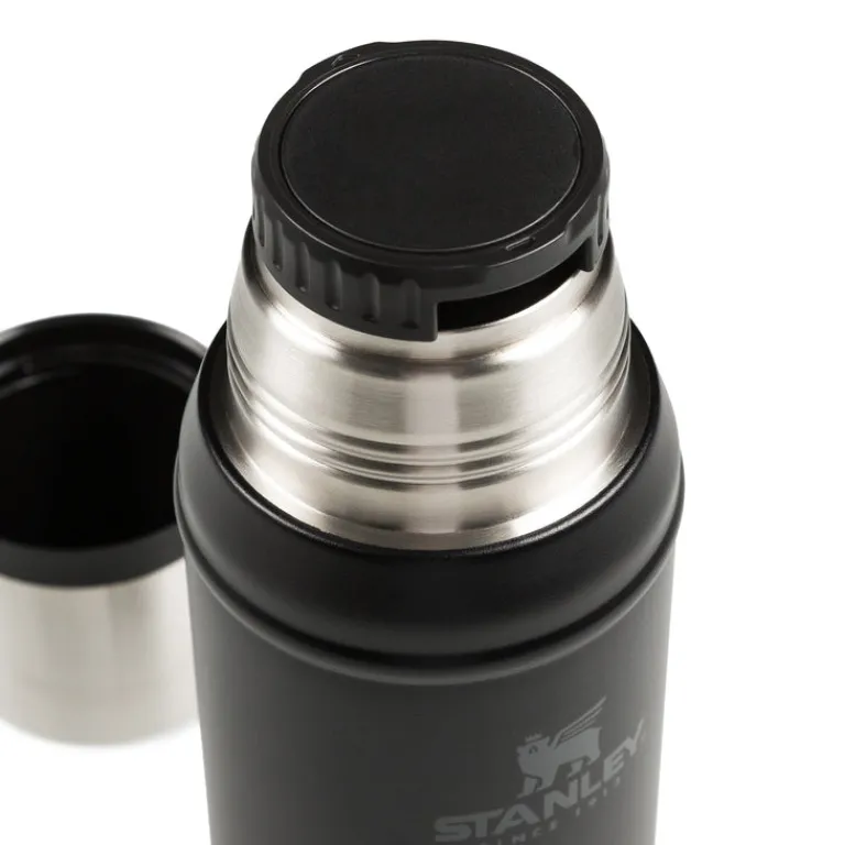 Stanley Gourdes*The Legendary Classic Bottle .75L Matte Black Pebble